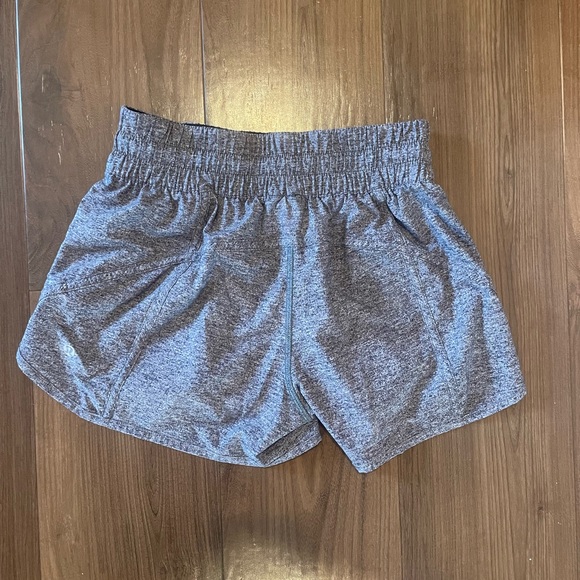 Lulu lemon hotty hot shorts grey 4” - Picture 2 of 2